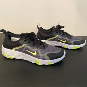 Boy’s Nike Renew Lucent Sneakers